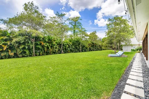 8852 154 Court Palm Beach Gardens FL 33418