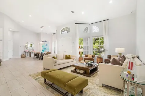 8852 154 Court Palm Beach Gardens FL 33418