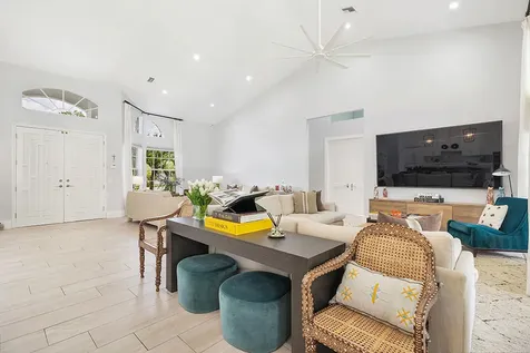8852 154 Court Palm Beach Gardens FL 33418