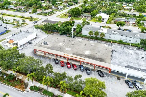 810 Park Avenue Lake Park FL 33403