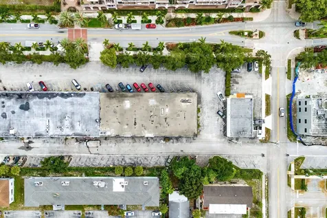 810 Park Avenue Lake Park FL 33403