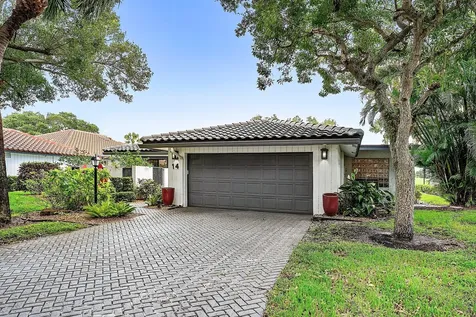 14 Oaks Lane Boynton Beach FL 33436