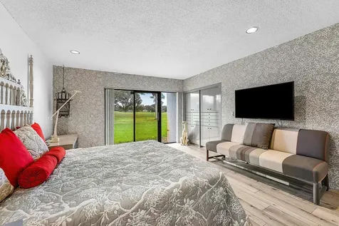 14 Oaks Lane Boynton Beach FL 33436