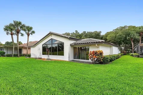 14 Oaks Lane Boynton Beach FL 33436