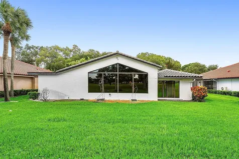 14 Oaks Lane Boynton Beach FL 33436