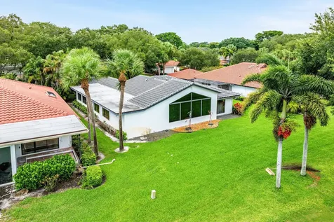 14 Oaks Lane Boynton Beach FL 33436