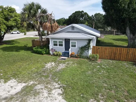 305 Sw 2nd Street Okeechobee FL 34974