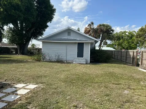 305 Sw 2nd Street Okeechobee FL 34974
