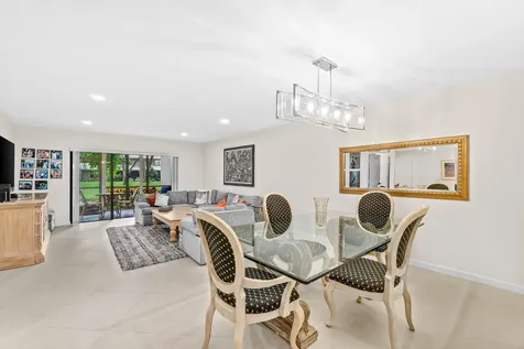 31 Stratford Lane Boynton Beach FL 33436