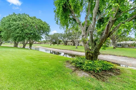 31 Stratford Lane Boynton Beach FL 33436