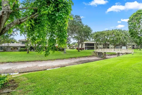 31 Stratford Lane Boynton Beach FL 33436