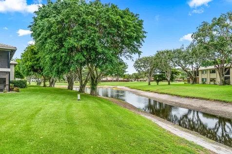 31 Stratford Lane Boynton Beach FL 33436