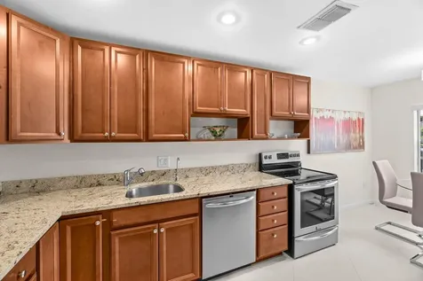 31 Stratford Lane Boynton Beach FL 33436