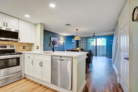 1028 Jeffery Street Boca Raton FL 33487