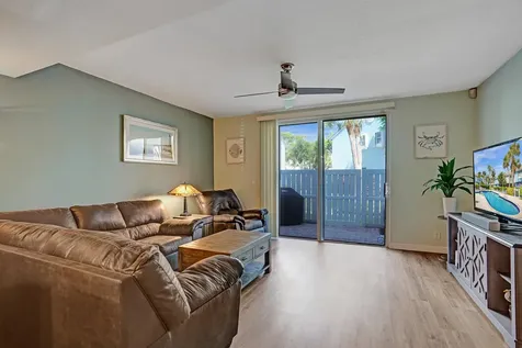 1028 Jeffery Street Boca Raton FL 33487