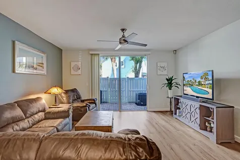 1028 Jeffery Street Boca Raton FL 33487
