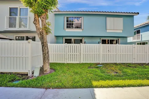1028 Jeffery Street Boca Raton FL 33487