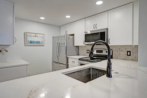 1028 Jeffery Street Boca Raton FL 33487