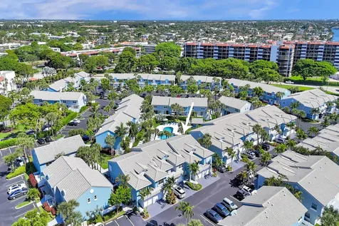 1028 Jeffery Street Boca Raton FL 33487