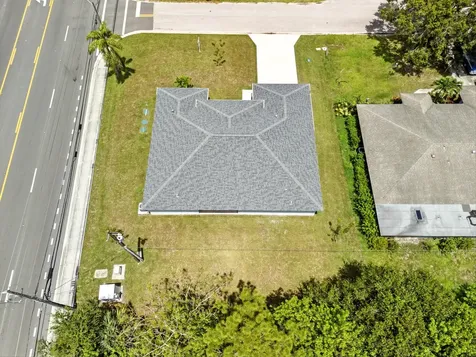 2624 Newport Drive Fort Pierce FL 34982