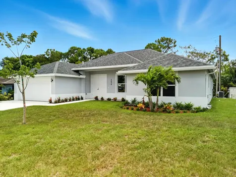 2624 Newport Drive Fort Pierce FL 34982