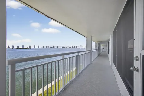 100 Shore Court North Palm Beach FL 33408