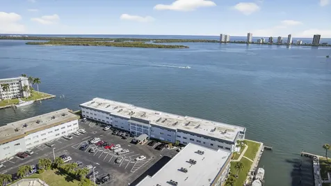 100 Shore Court North Palm Beach FL 33408