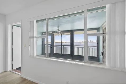 100 Shore Court North Palm Beach FL 33408