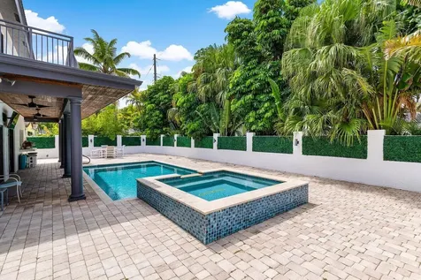 811 Se 31st Street Boca Raton FL 33432