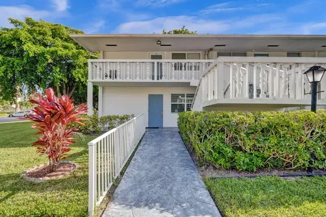 8 Richmond B Deerfield Beach FL 33442
