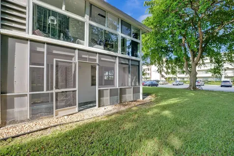 8 Richmond B Deerfield Beach FL 33442