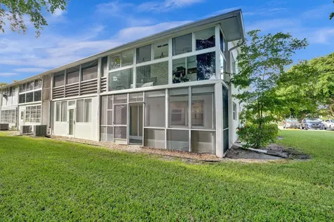 8 Richmond B Deerfield Beach FL 33442