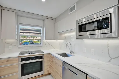 8 Richmond B Deerfield Beach FL 33442