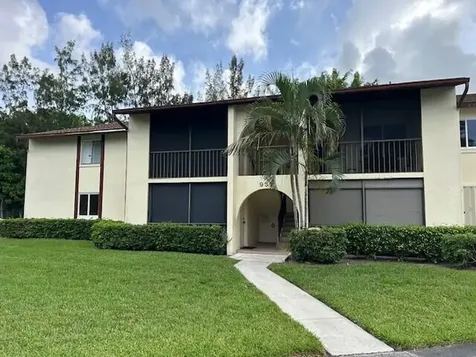 4871 Sable Pine B2 Circle West Palm Beach FL 33417