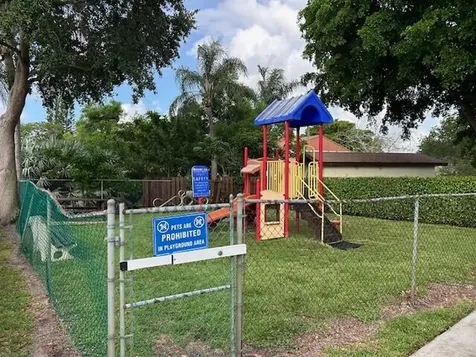 4871 Sable Pine B2 Circle West Palm Beach FL 33417