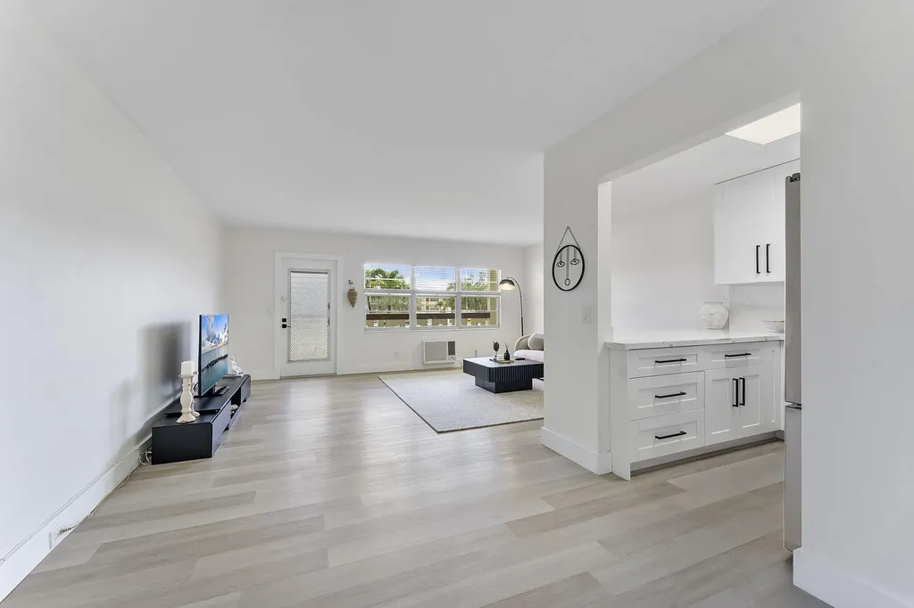 275 Mansfield G Boca Raton FL 33434