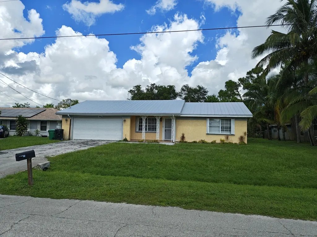 253 Se Verada Avenue Port Saint Lucie FL 34983