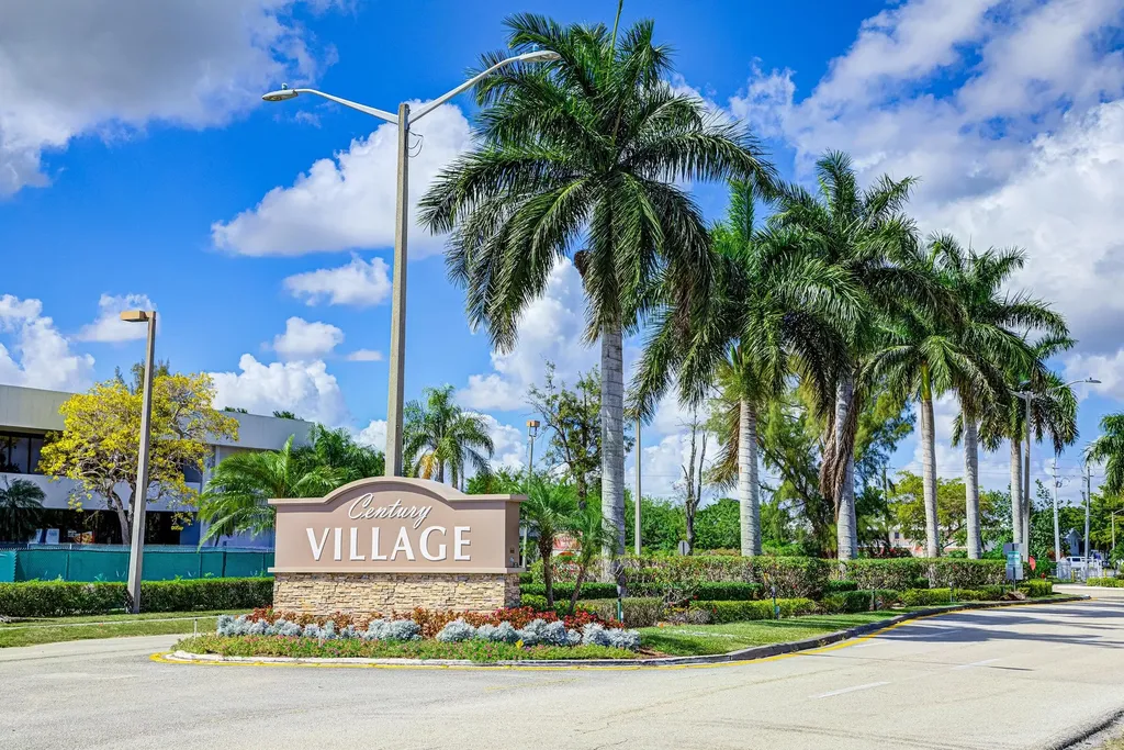425 Southampton B West Palm Beach FL 33417