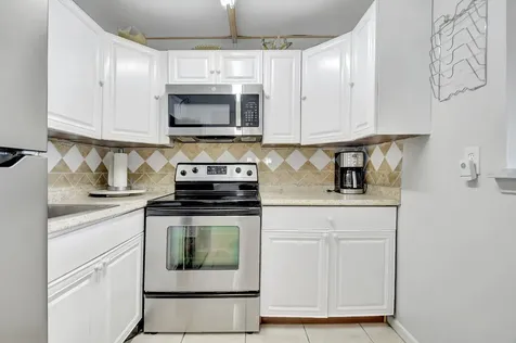 425 Southampton B West Palm Beach FL 33417