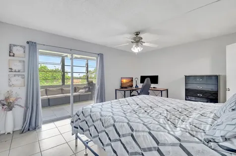 425 Southampton B West Palm Beach FL 33417