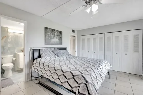 425 Southampton B West Palm Beach FL 33417