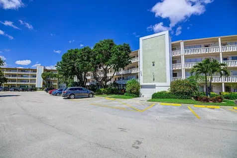 425 Southampton B West Palm Beach FL 33417