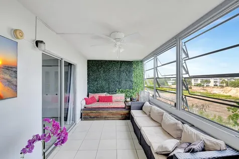 425 Southampton B West Palm Beach FL 33417
