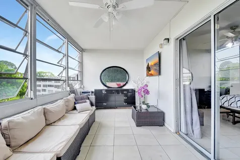 425 Southampton B West Palm Beach FL 33417
