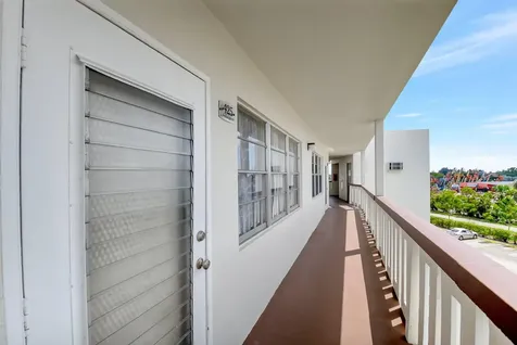 425 Southampton B West Palm Beach FL 33417