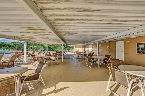 425 Southampton B West Palm Beach FL 33417