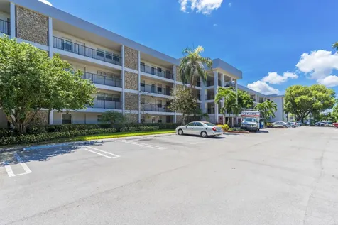 2800 N Palm Aire Drive Pompano Beach FL 33069