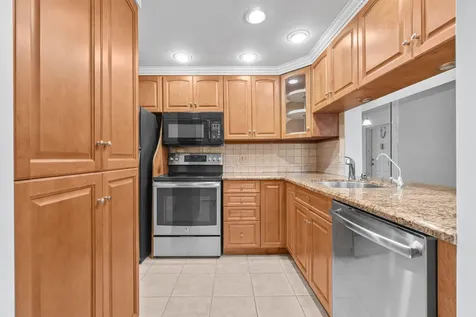 811 Sky Pine Way Greenacres FL 33415