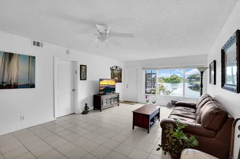 9244 Flynn Circle Boca Raton FL 33496