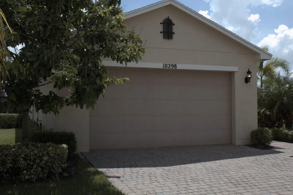 10298 SW Silverberry Court Port Saint Lucie FL 34987